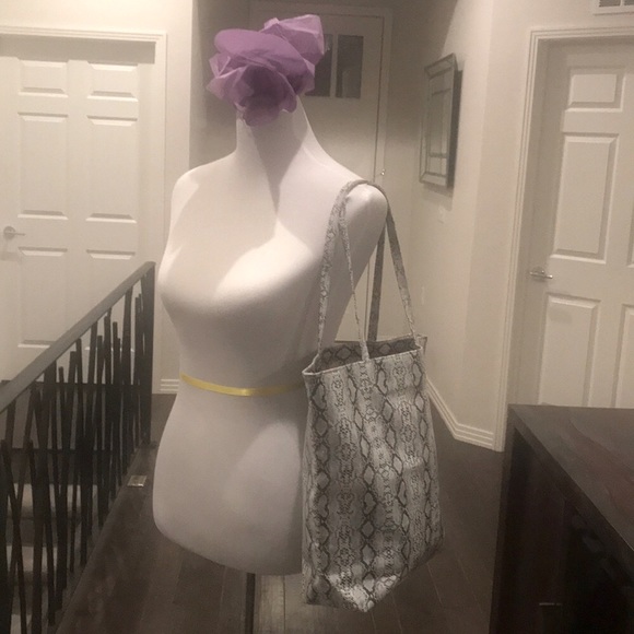Nordstrom Vegan Python Print Tote - Picture 3 of 6